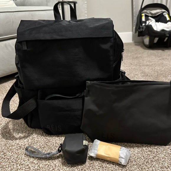 Beis ultimate diaper bag - Picture 1 of 6